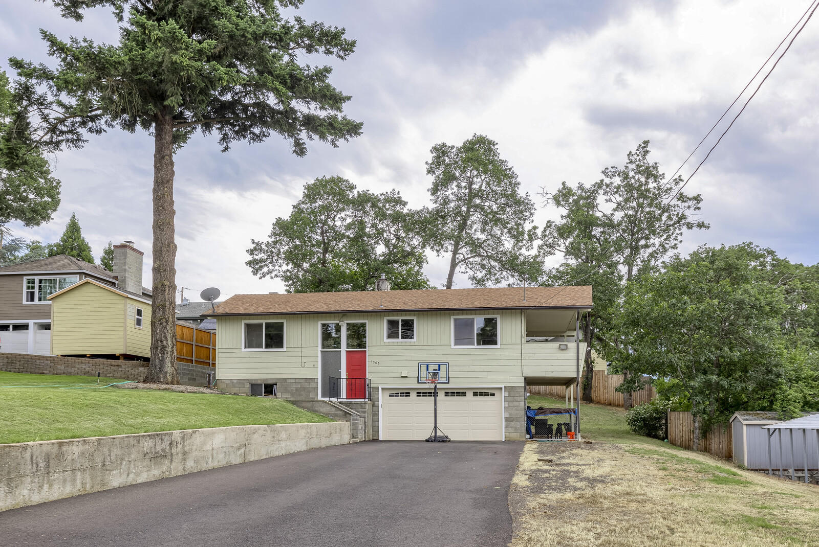 1306 Ridge Way Medford, OR 97504 - Photo 34 of 36 35