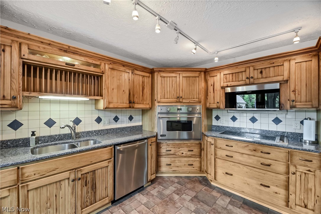 8466 Chatham Road Medina, OH 44256 - Photo 2 of 49 Gallery Image 2