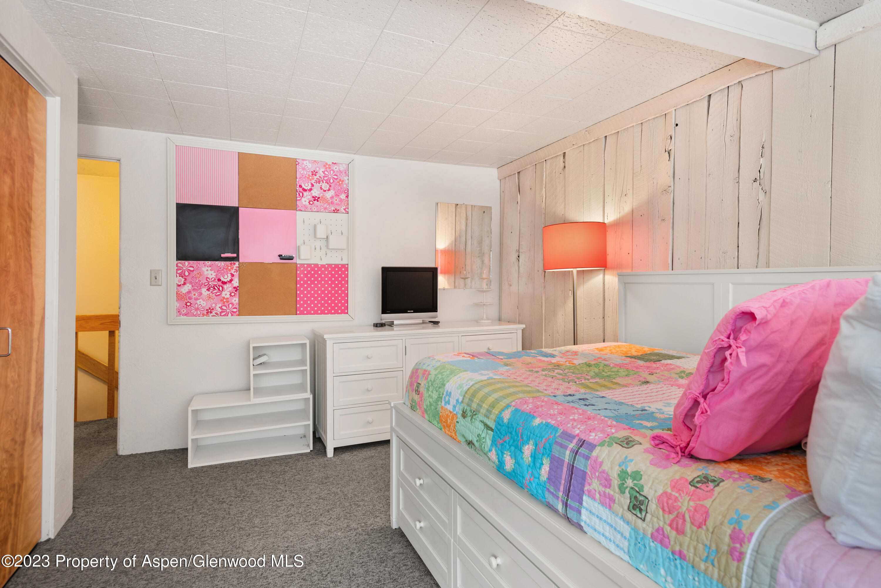 1501 Maroon Creek Road, Unit 5 Aspen, CO 81611 - Photo 18 of 22 1501 Maroon Creek #5