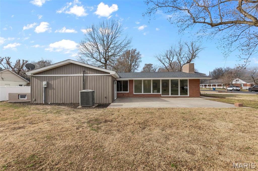 1401 Warde Road Charleston, MO 63834 - Photo 3 of 18