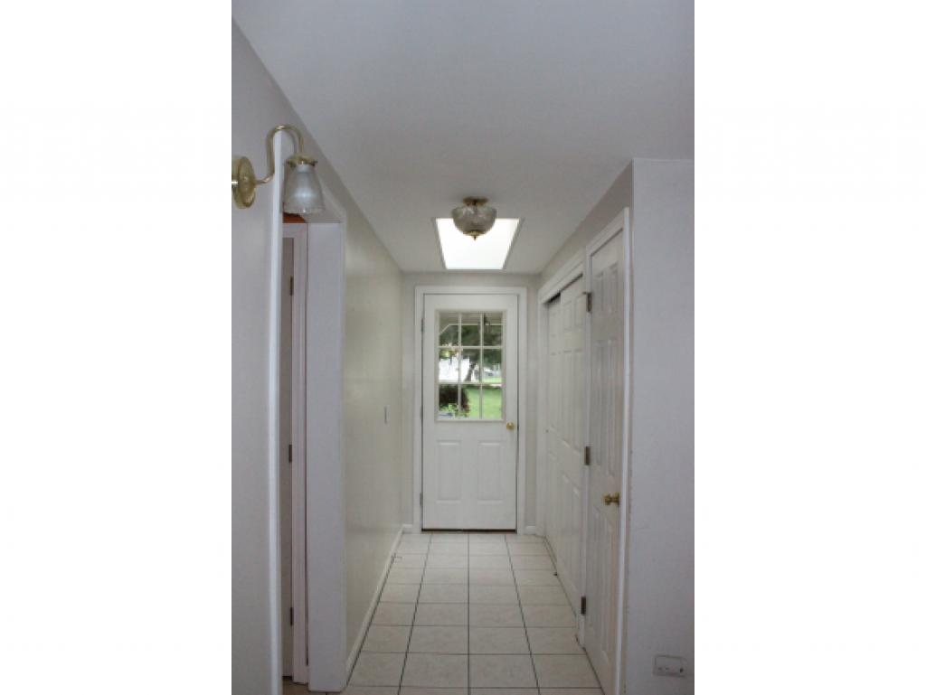 5 Travis Road Nashua, NH 03063 - Photo 12 of 36 Gallery Image 12