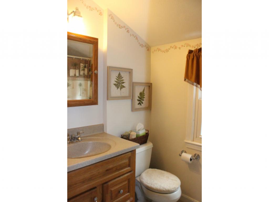 5 Travis Road Nashua, NH 03063 - Photo 18 of 36 Gallery Image 18