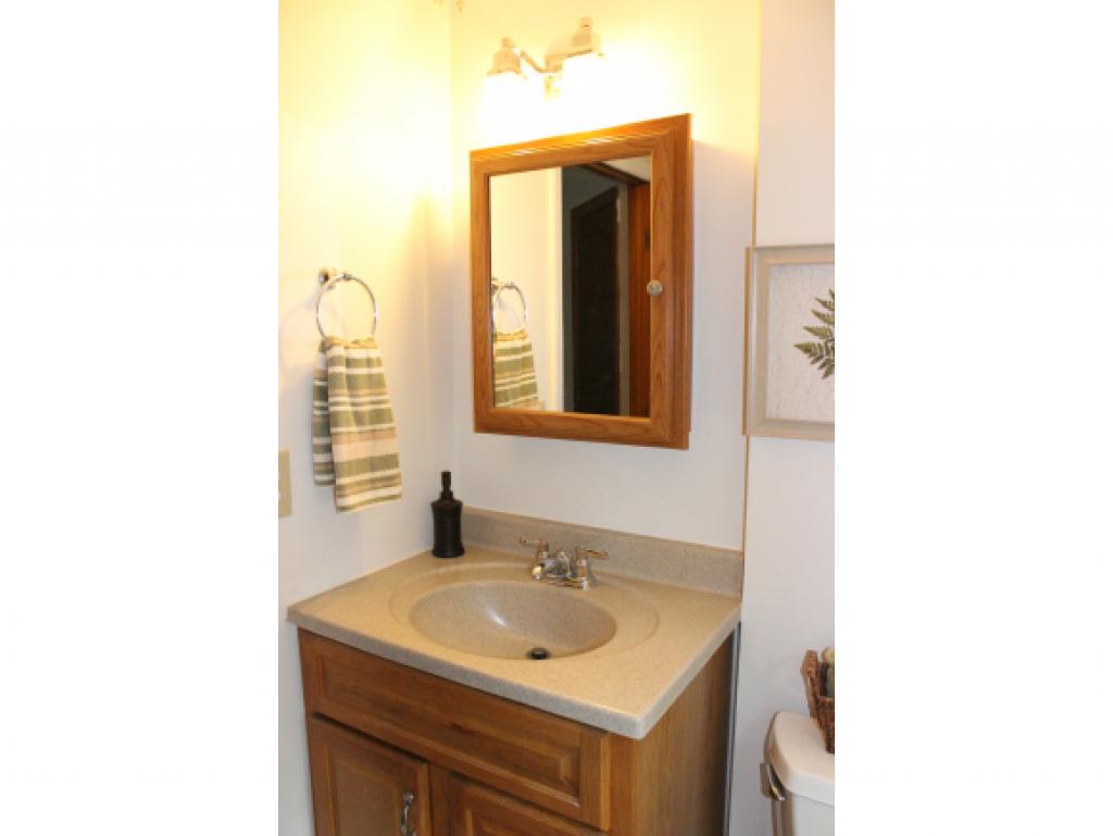 5 Travis Road Nashua, NH 03063 - Photo 19 of 36 Gallery Image 19