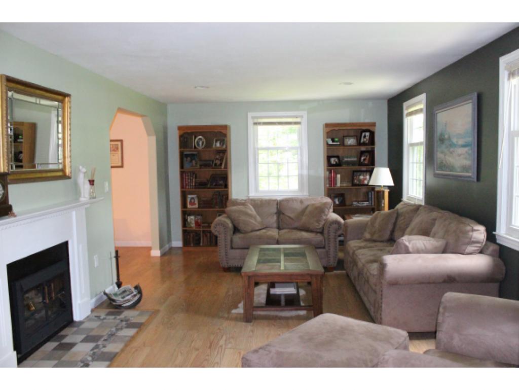 5 Travis Road Nashua, NH 03063 - Photo 3 of 36 Gallery Image 3