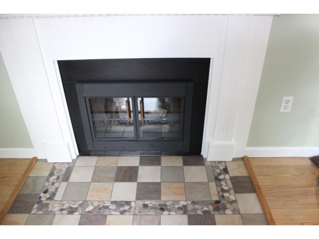 5 Travis Road Nashua, NH 03063 - Photo 4 of 36 Gallery Image 4
