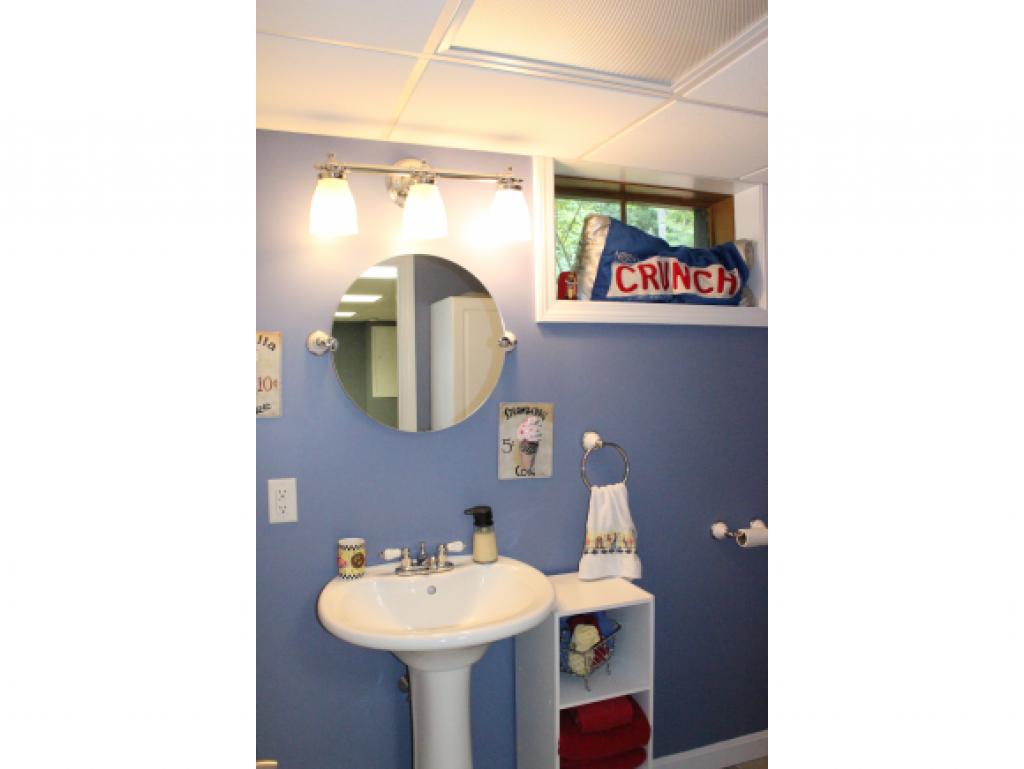 5 Travis Road Nashua, NH 03063 - Photo 31 of 36 Gallery Image 31