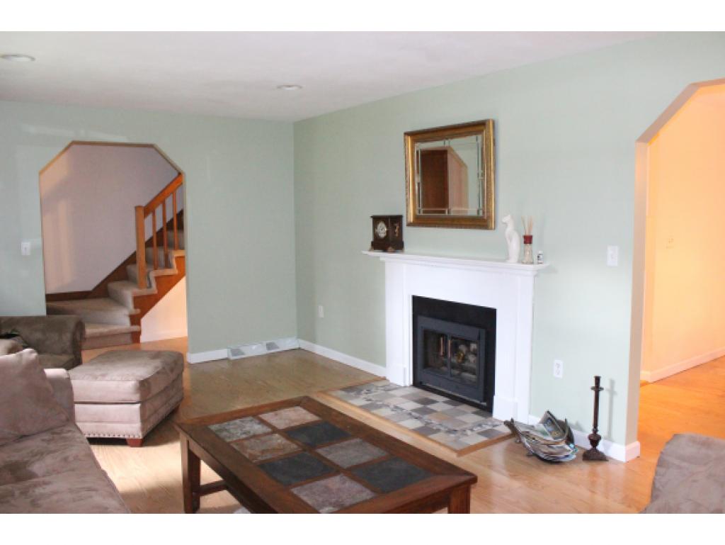 5 Travis Road Nashua, NH 03063 - Photo 6 of 36 Gallery Image 6