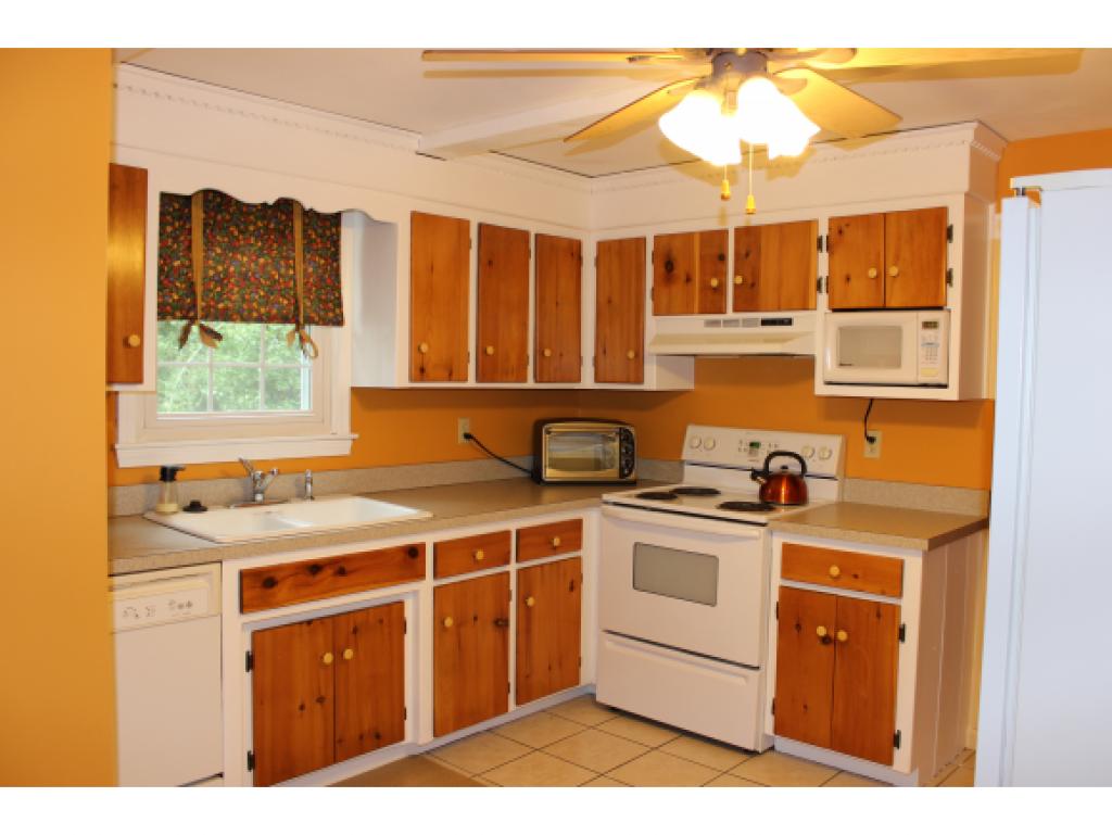 5 Travis Road Nashua, NH 03063 - Photo 9 of 36 Gallery Image 9