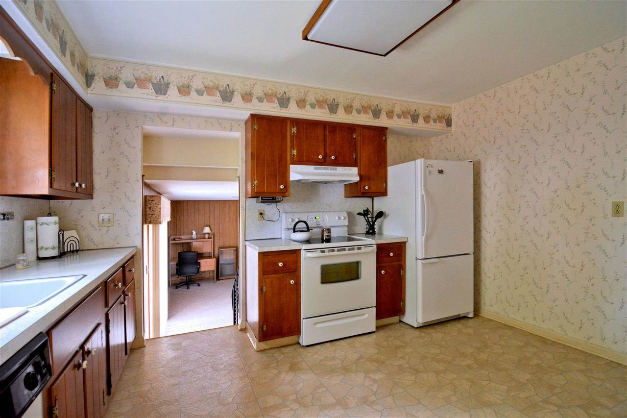 39 Sparrowbush Road Colonie, NY 12110 - Photo 11 of 25 Photo 11