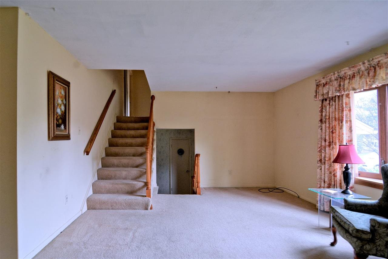 39 Sparrowbush Road Colonie, NY 12110 - Photo 5 of 25 Photo 5