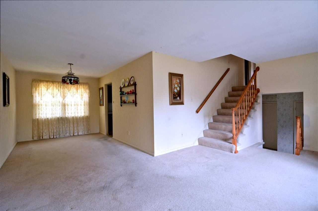 39 Sparrowbush Road Colonie, NY 12110 - Photo 6 of 25 Photo 6