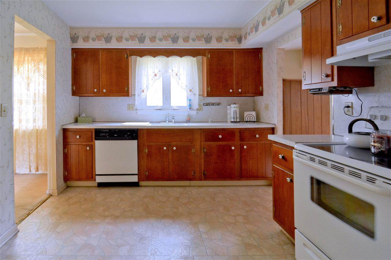 39 Sparrowbush Road Colonie, NY 12110 - Photo 10 of 25 Photo 10