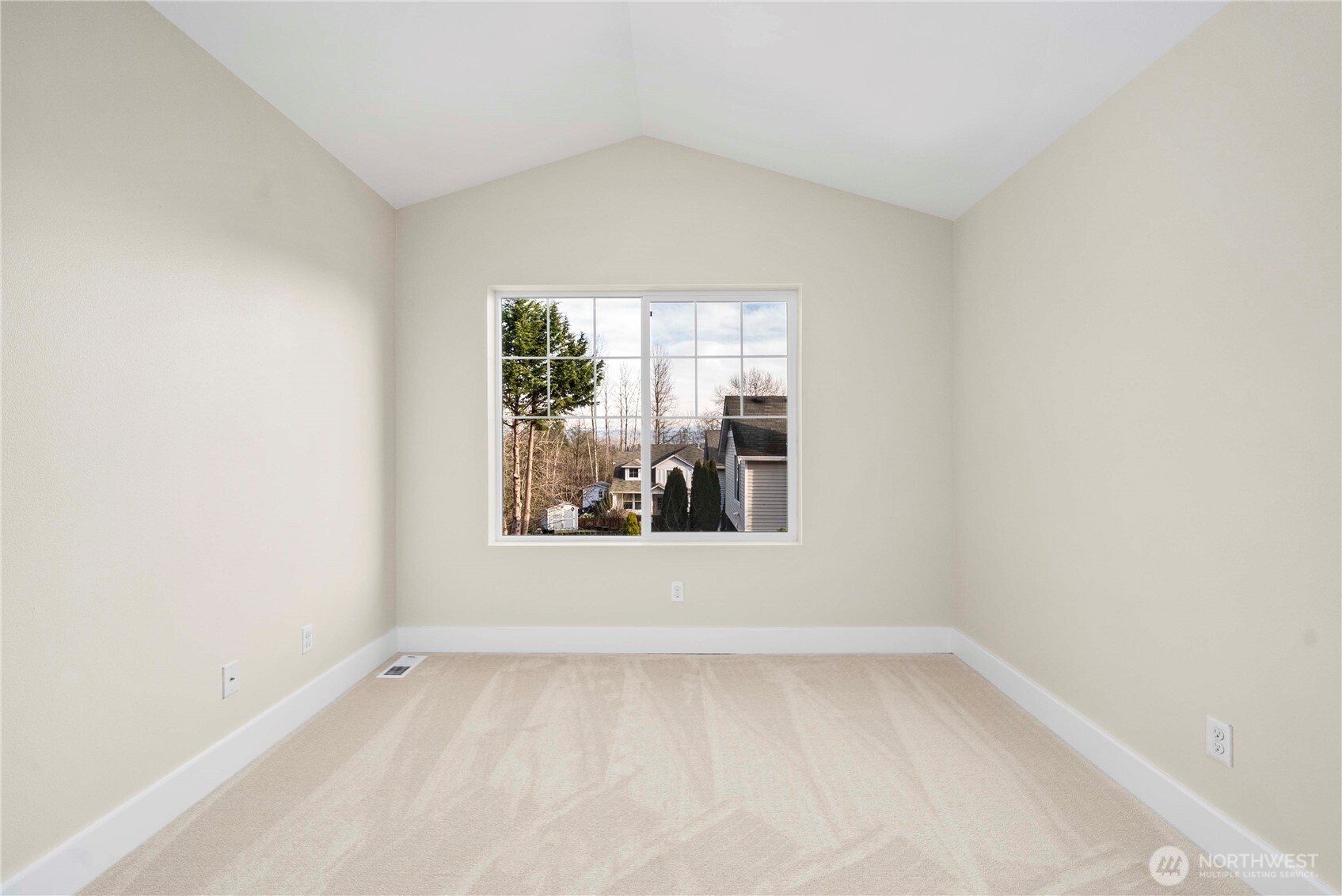 4125 South 220th Place, Unit 26 Kent, WA 98032 - Photo 16 of 39 an empty room with a window