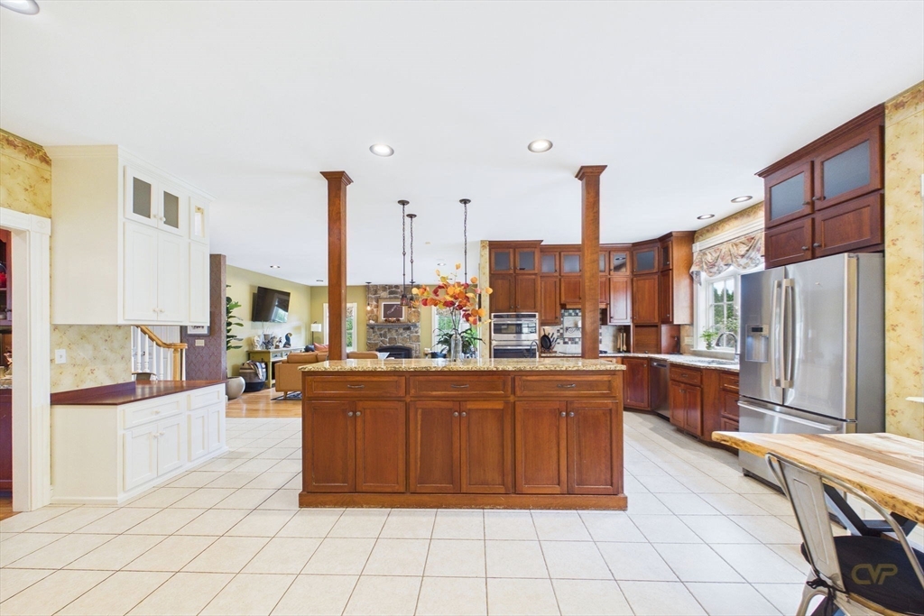 545 Hazel Street Uxbridge, MA 01569 - Photo 10 of 42