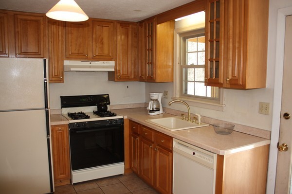 9 Liberty Road Marshfield, MA 02050 - Photo 8 of 21 Gallery Image 8