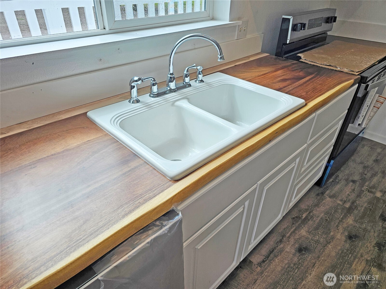 113 Leroy Road Randle, WA 98377 - Photo 26 of 40 a close view of sink