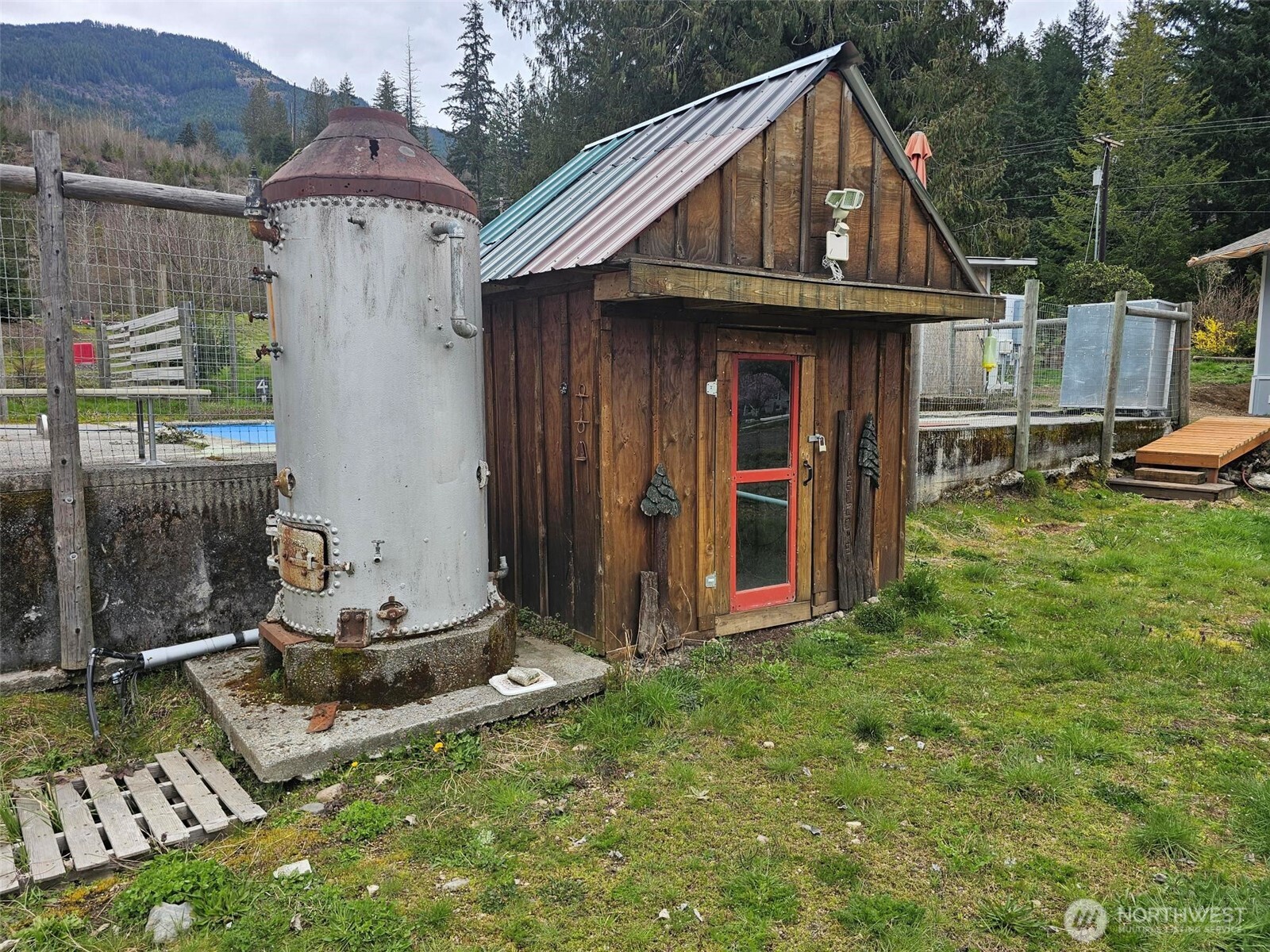113 Leroy Road Randle, WA 98377 - Photo 5 of 40 a view of a barn in the back yard