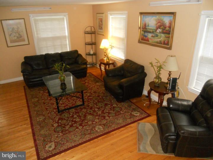 1521 Manoa Road Wynnewood, PA 19096 - Photo 14 of 17 Living Room