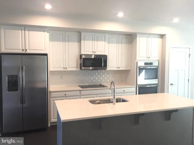 $3,300 | 735 Stonehouse Way, Hockessin, DE 19707