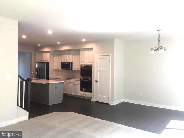 $3,300 | 735 Stonehouse Way, Hockessin, DE 19707