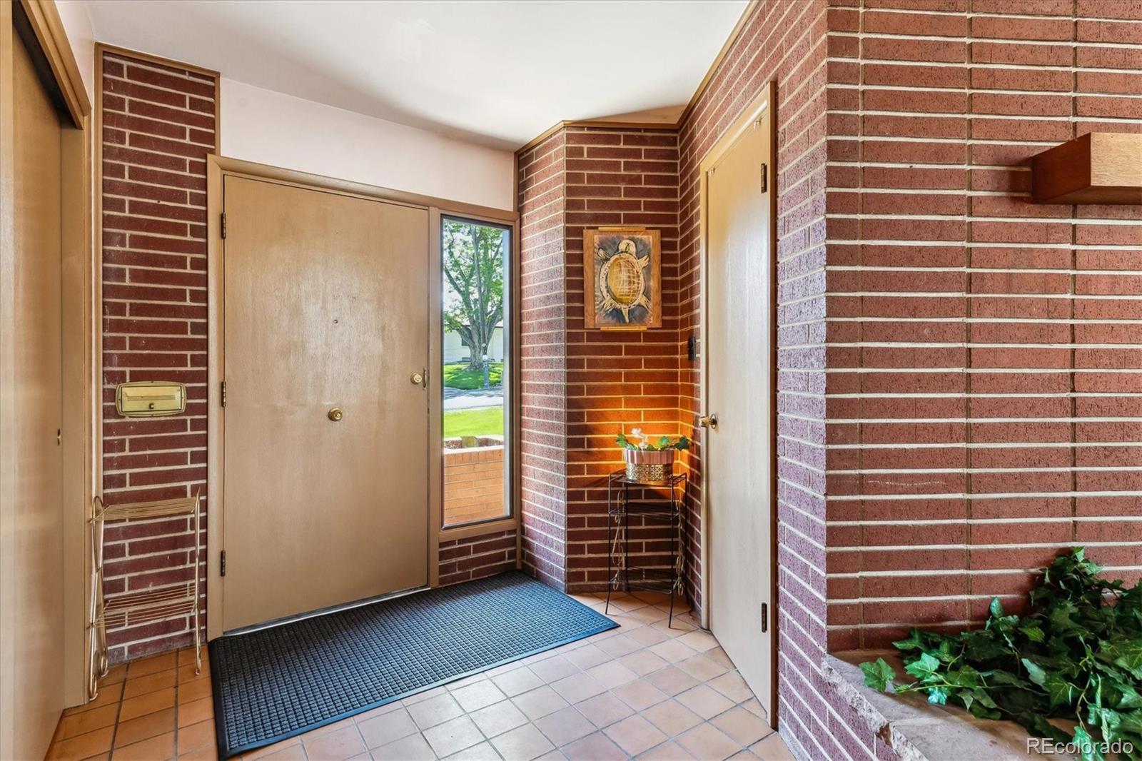 3333 Independence Court Wheat Ridge, CO 80033 - Photo 4 of 50 Gallery Image 4