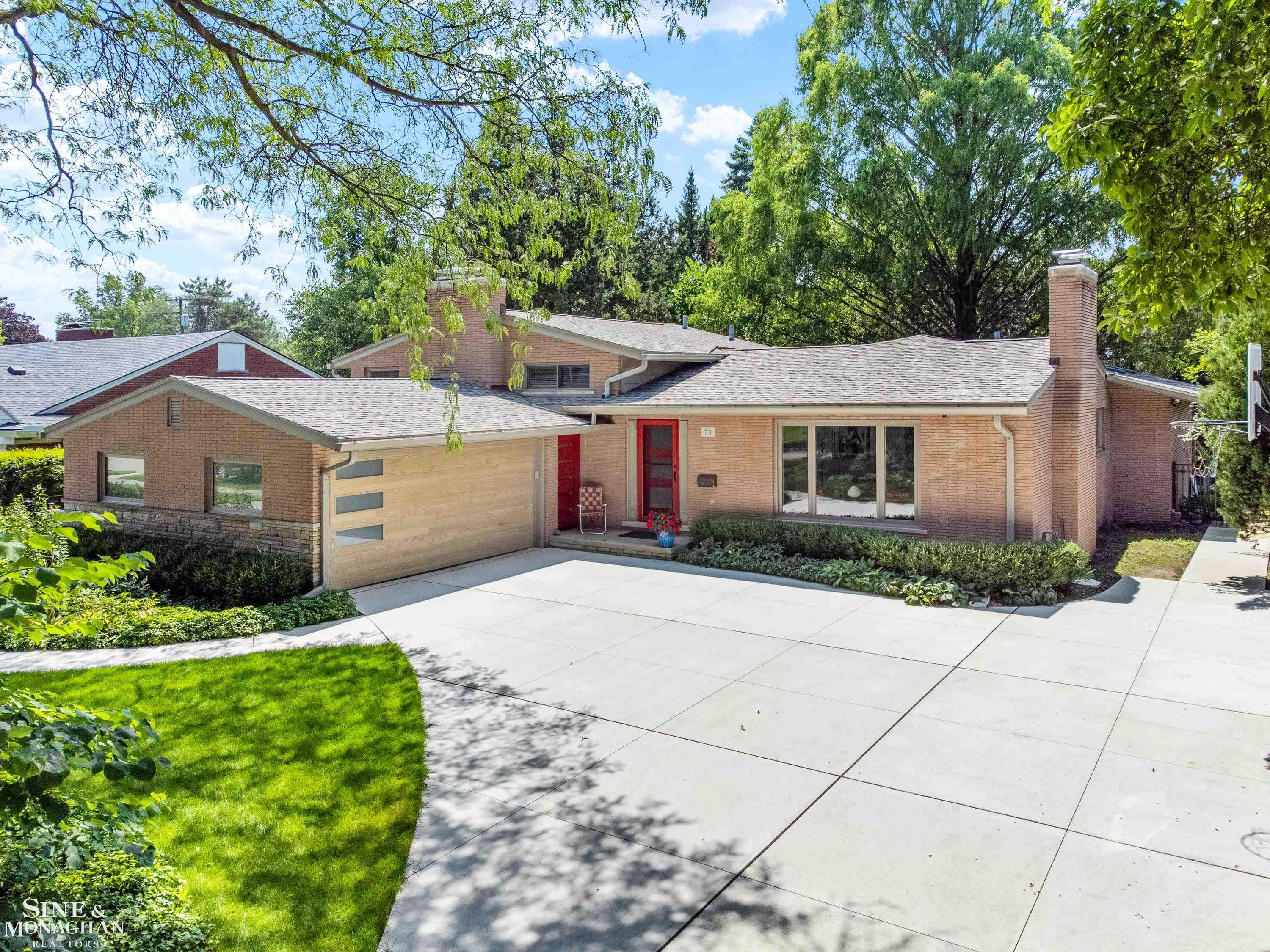 73 Hampton Road Grosse Pointe, MI 48236 - Photo 45 of 48 50120168-47.JPG