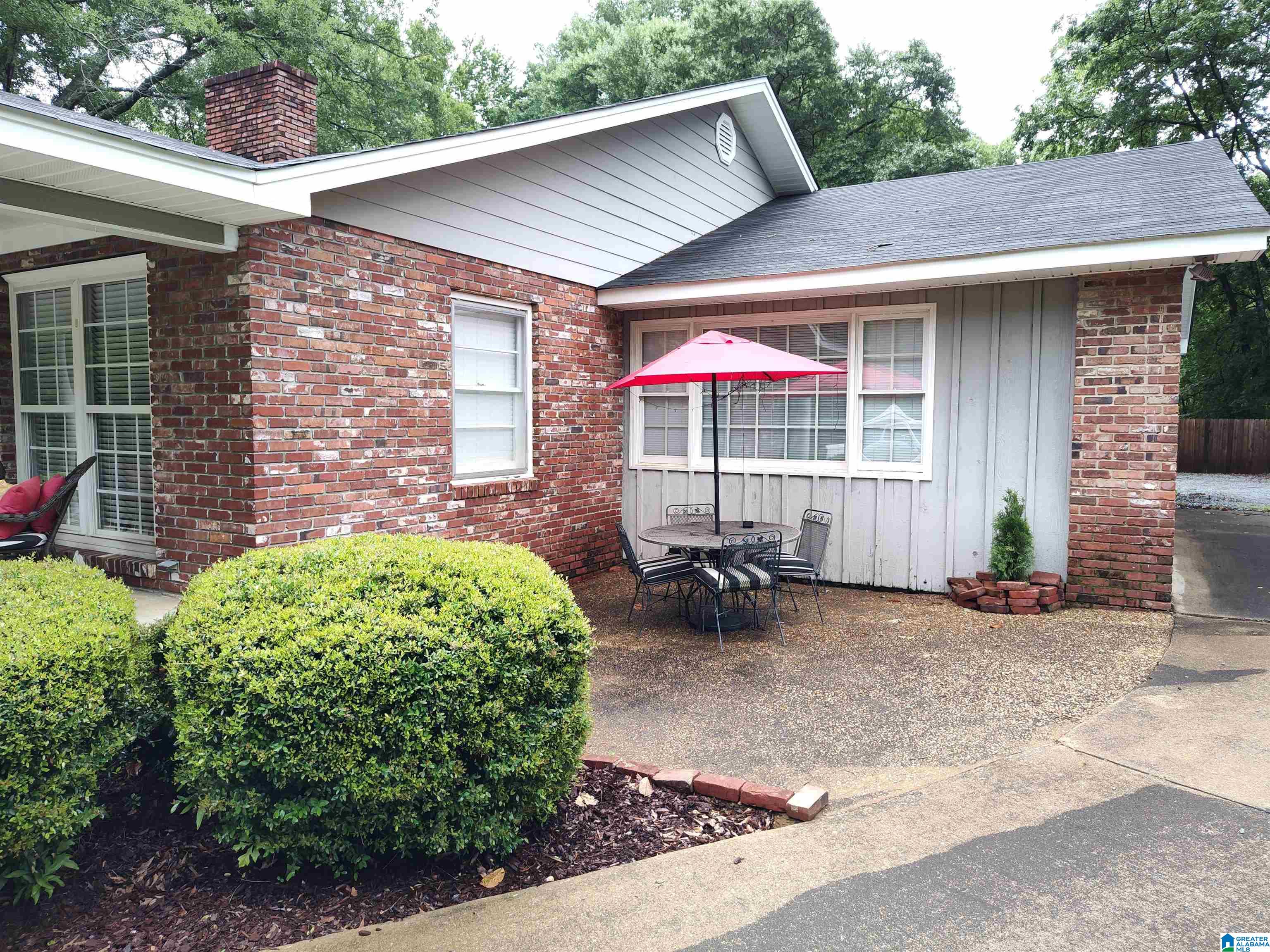 2410 Lake Terrace Road Sylacauga, AL 35150 - Photo 4 of 38