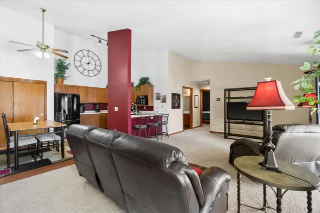 $280,000 | W240-n2524 East Parkway Meadow Circle, Unit 5, Pewaukee, WI 53072
