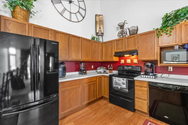 $280,000 | W240-n2524 East Parkway Meadow Circle, Unit 5, Pewaukee, WI 53072