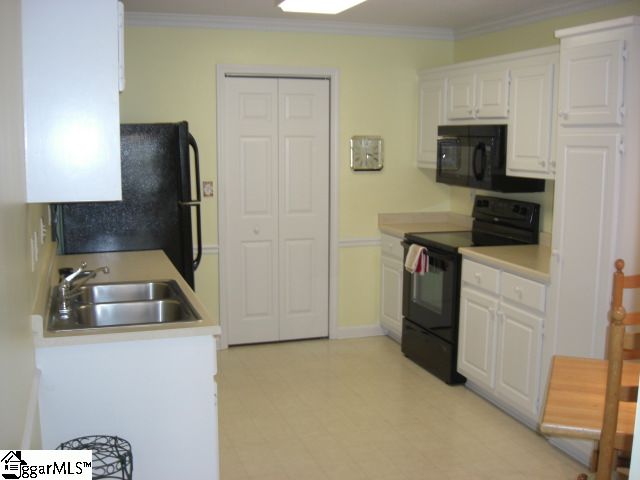 419 East Butler Road, Unit 30 Mauldin, SC 29662 - Photo 3 of 14 Gallery Image 3