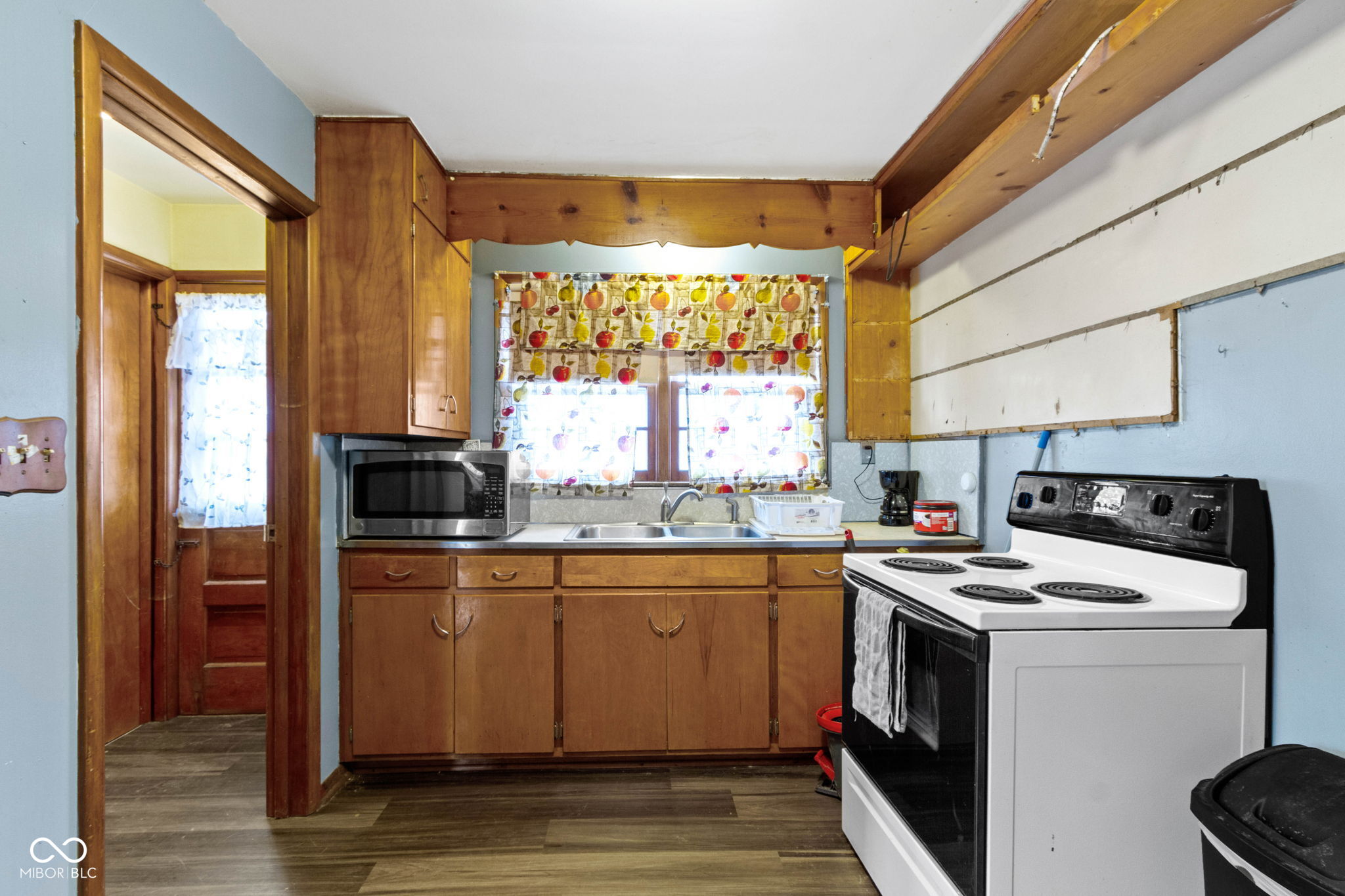 6270 Clydes Road Indianapolis, IN 46268 - Photo 12 of 35