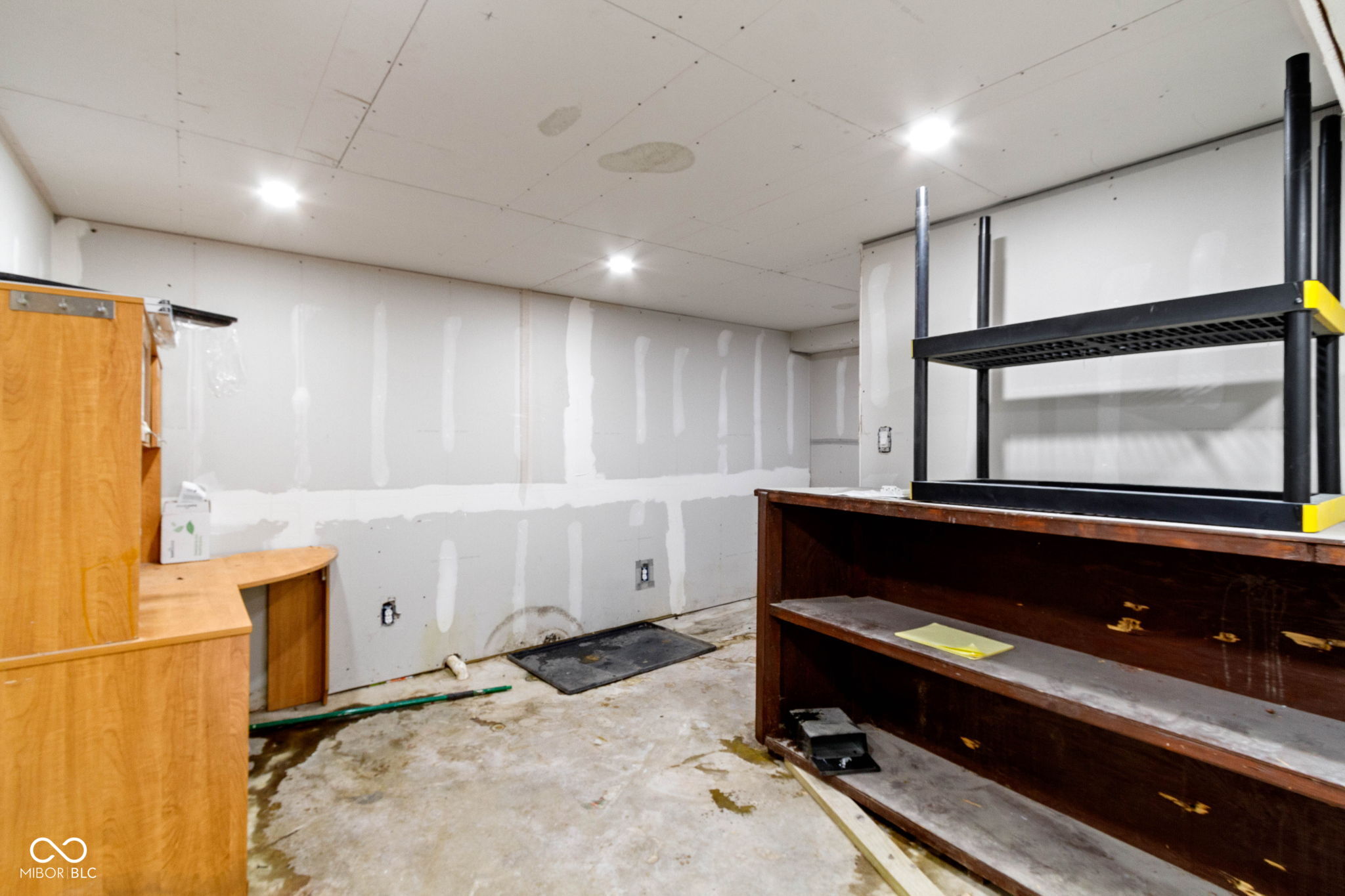 6270 Clydes Road Indianapolis, IN 46268 - Photo 23 of 35