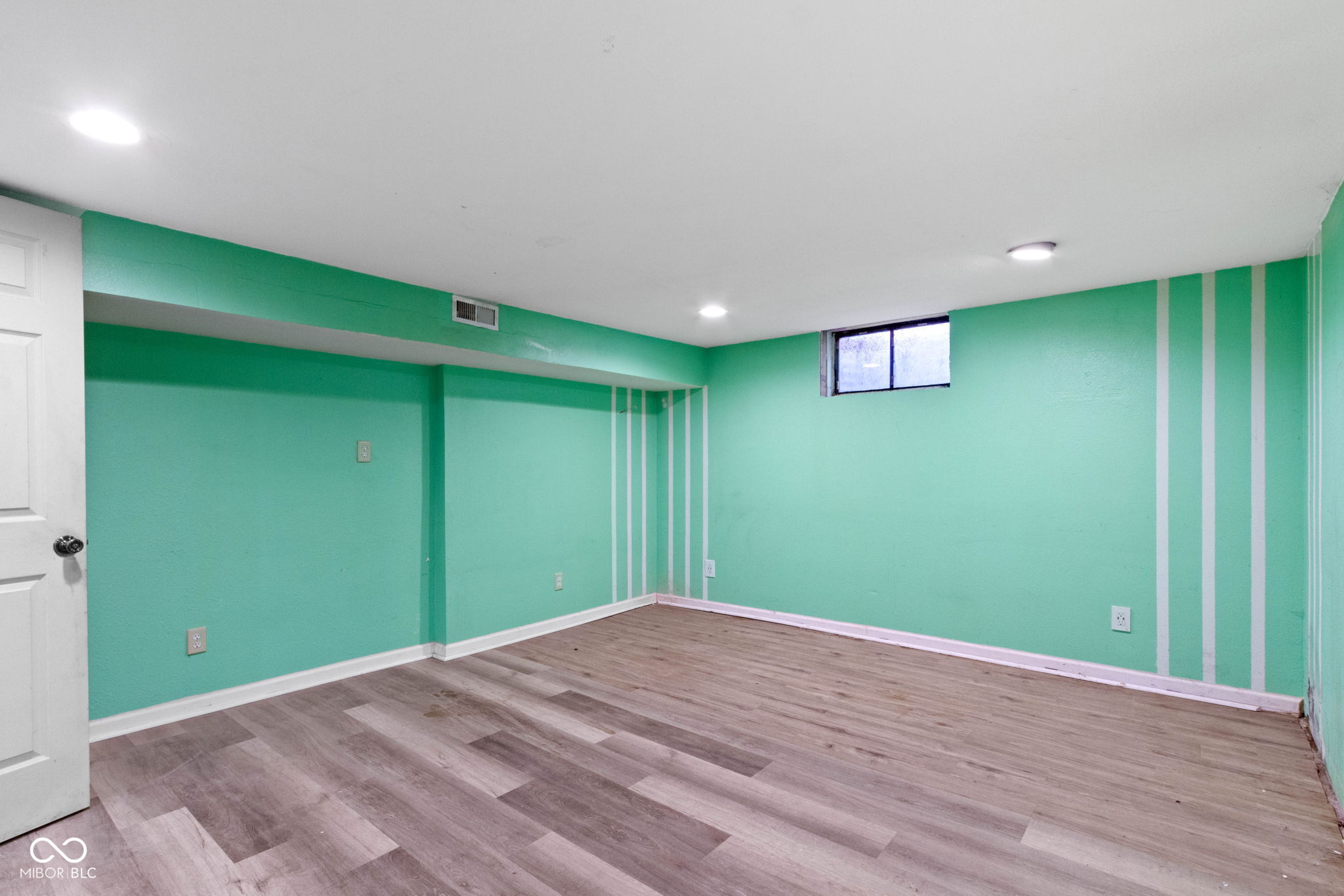 6270 Clydes Road Indianapolis, IN 46268 - Photo 30 of 35