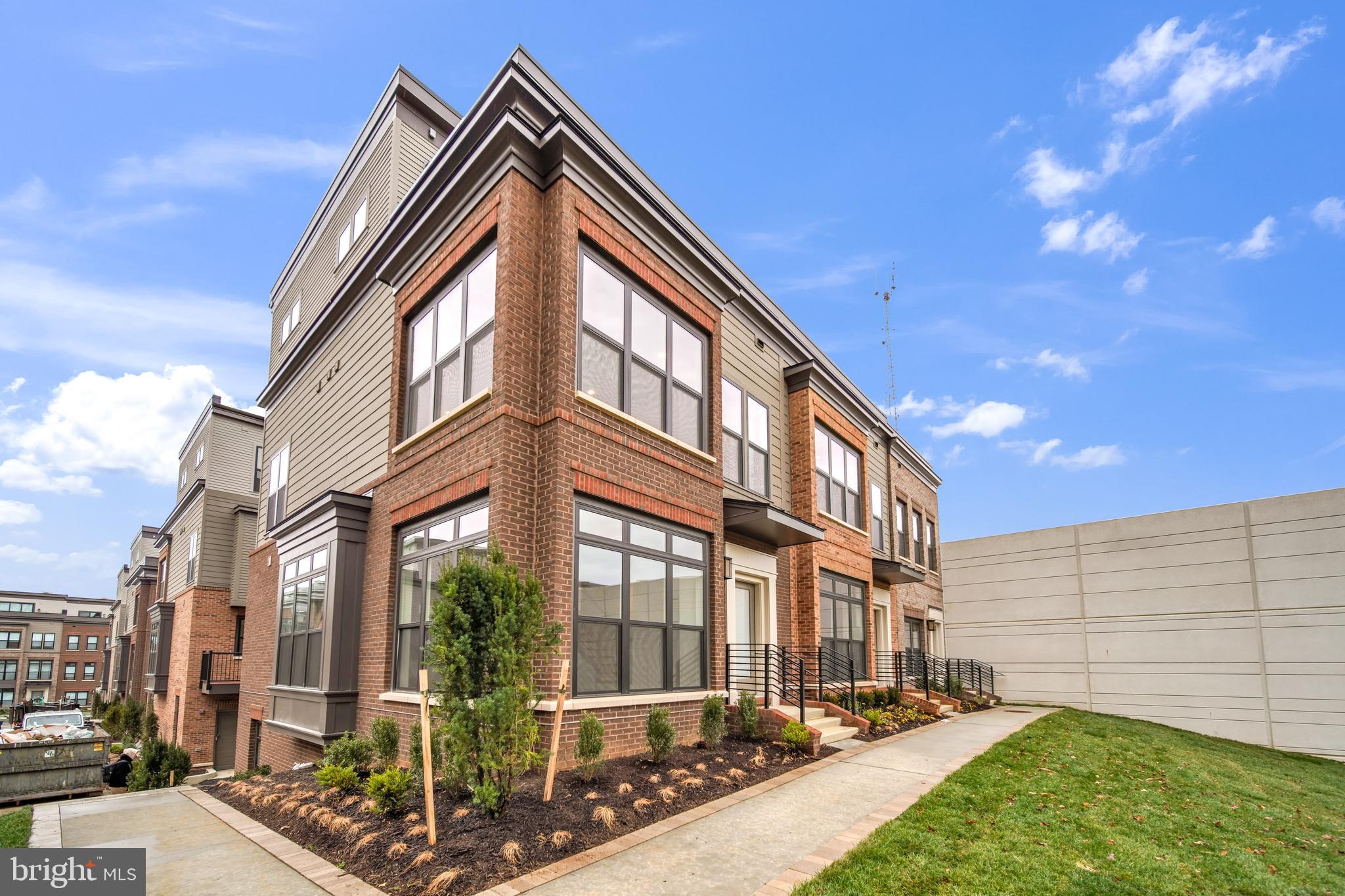 5420 Goshawk Alley Bethesda, MD 20816 - Photo 2 of 57 a front view of a building