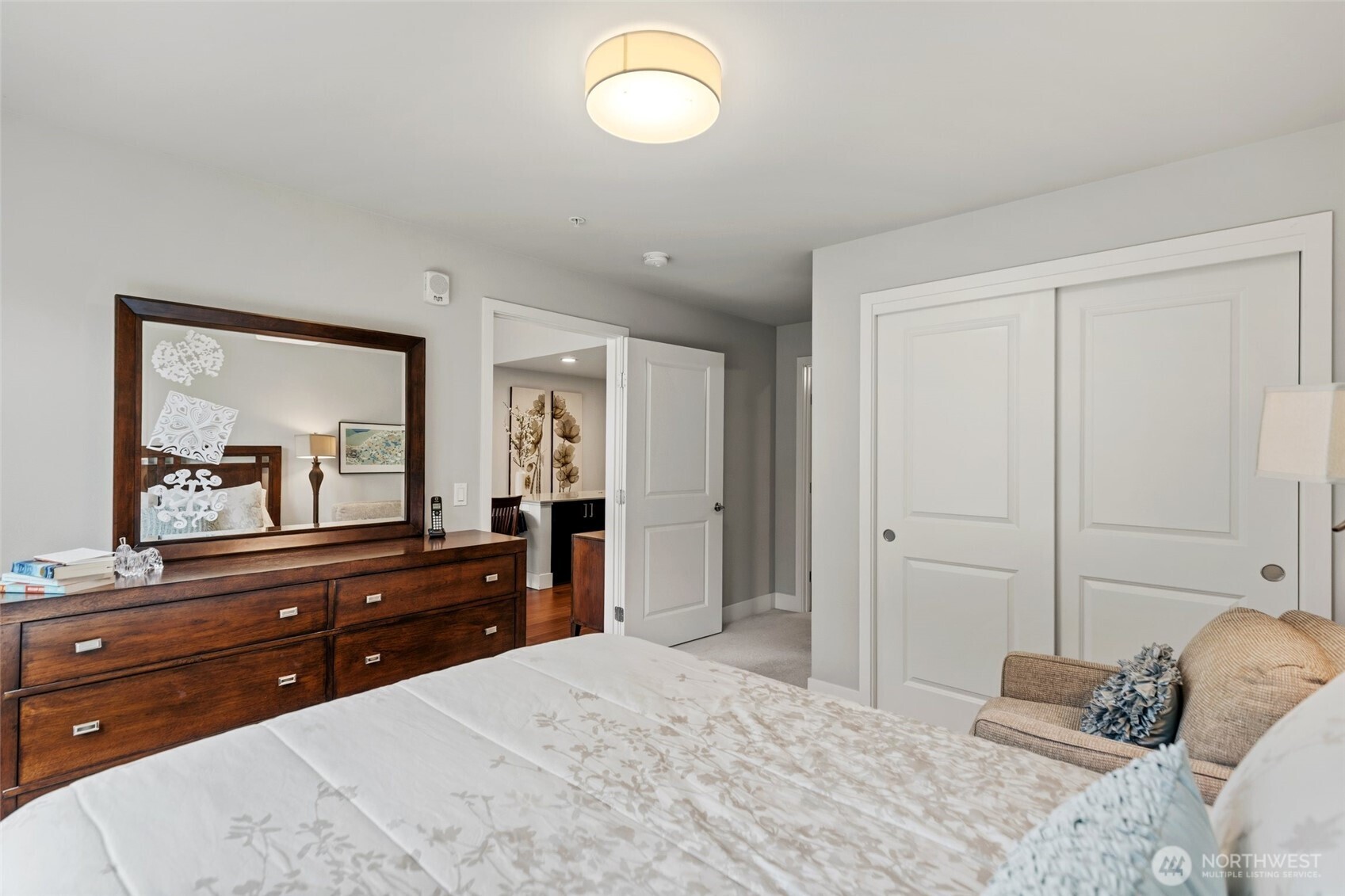 50 Pine Street, Unit 424 Edmonds, WA 98020 - Photo 8 of 31