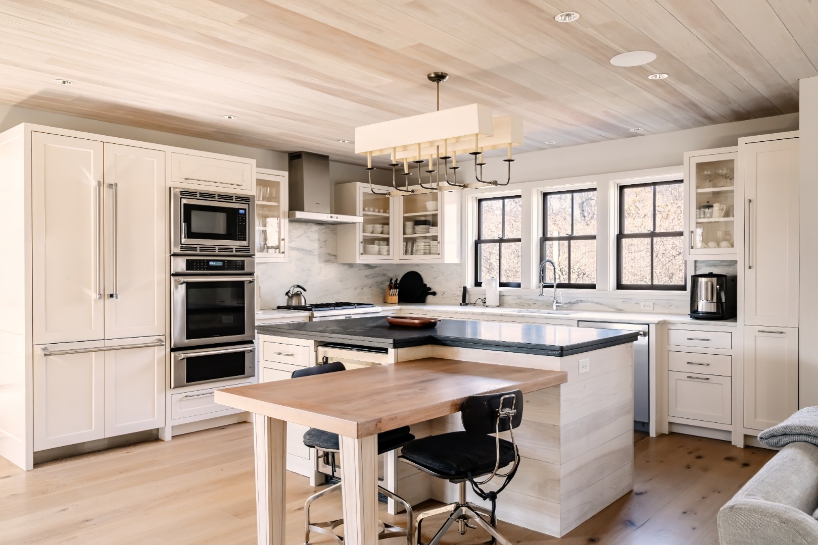 7 Pilgrim Court Nantucket, MA 02554 - Photo 14 of 43