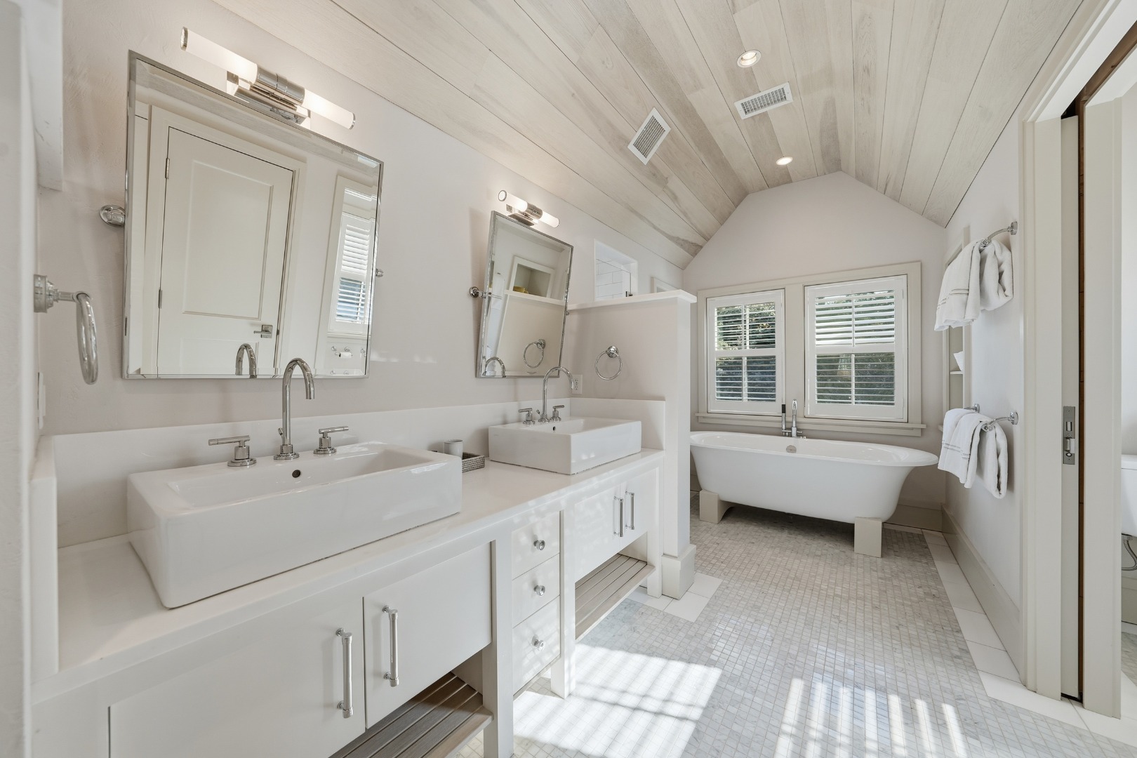 7 Pilgrim Court Nantucket, MA 02554 - Photo 31 of 43