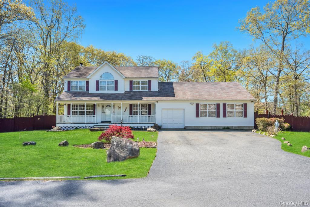 32 Prince Road Rocky Point, NY 11778 - Photo 2 of 43