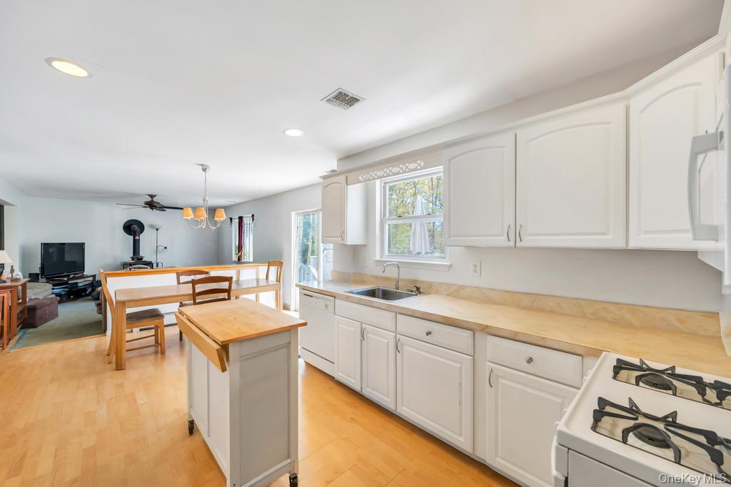 32 Prince Road Rocky Point, NY 11778 - Photo 8 of 43