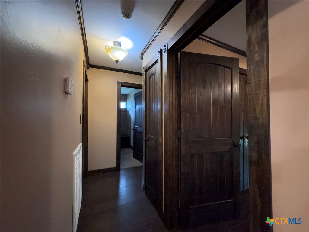 2243 Old Goliad Road Victoria, TX 77905 - Photo 21 of 47 a view of hallway