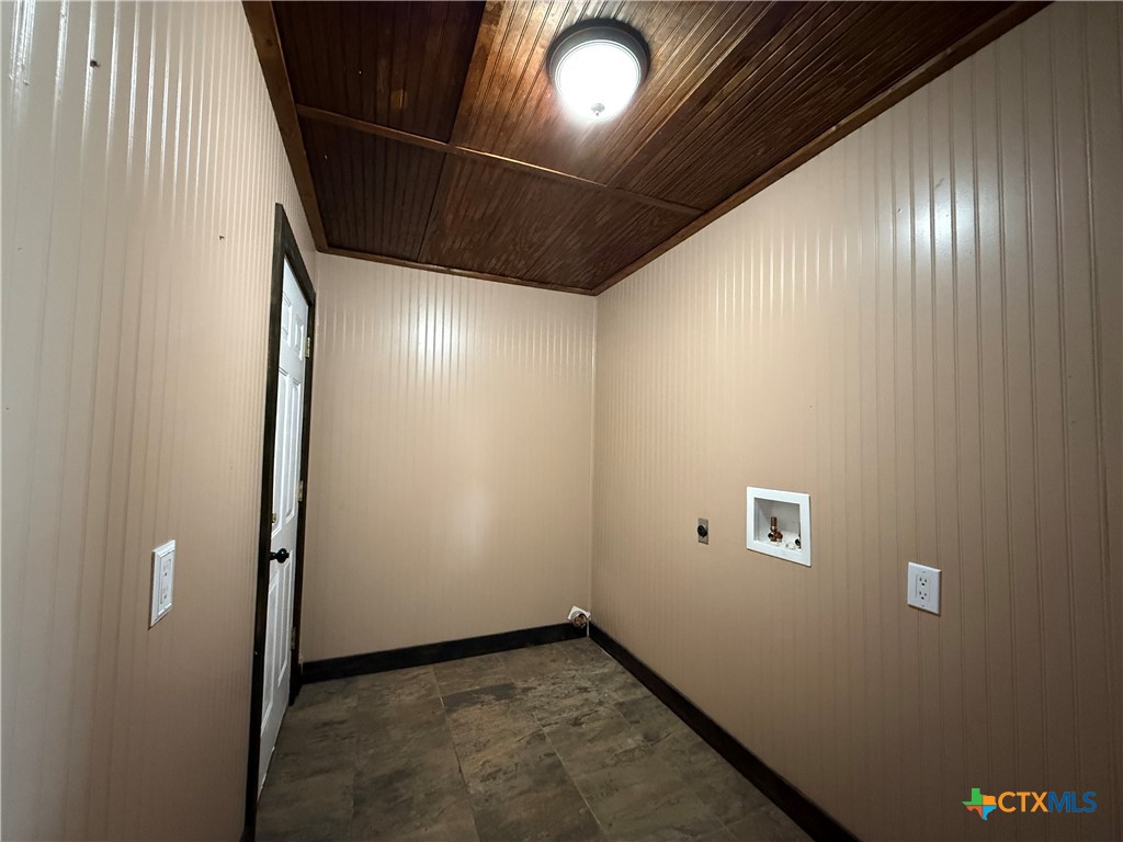 2243 Old Goliad Road Victoria, TX 77905 - Photo 36 of 47 a view of an empty room