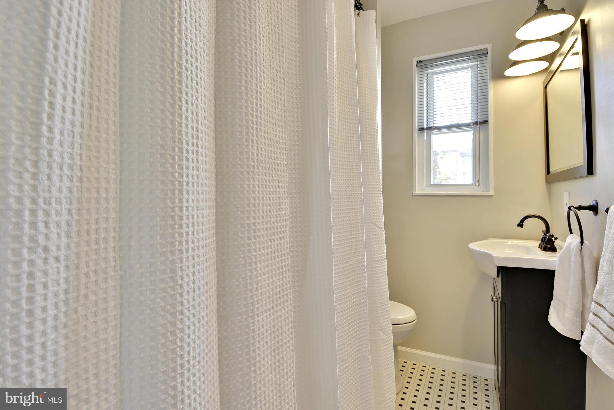 4710 Topping Road Rockville, MD 20852 - Photo 13 of 30 Bath