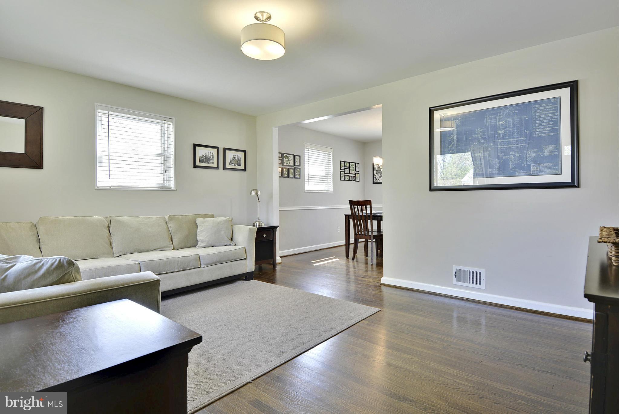 4710 Topping Road Rockville, MD 20852 - Photo 3 of 30 Living Room