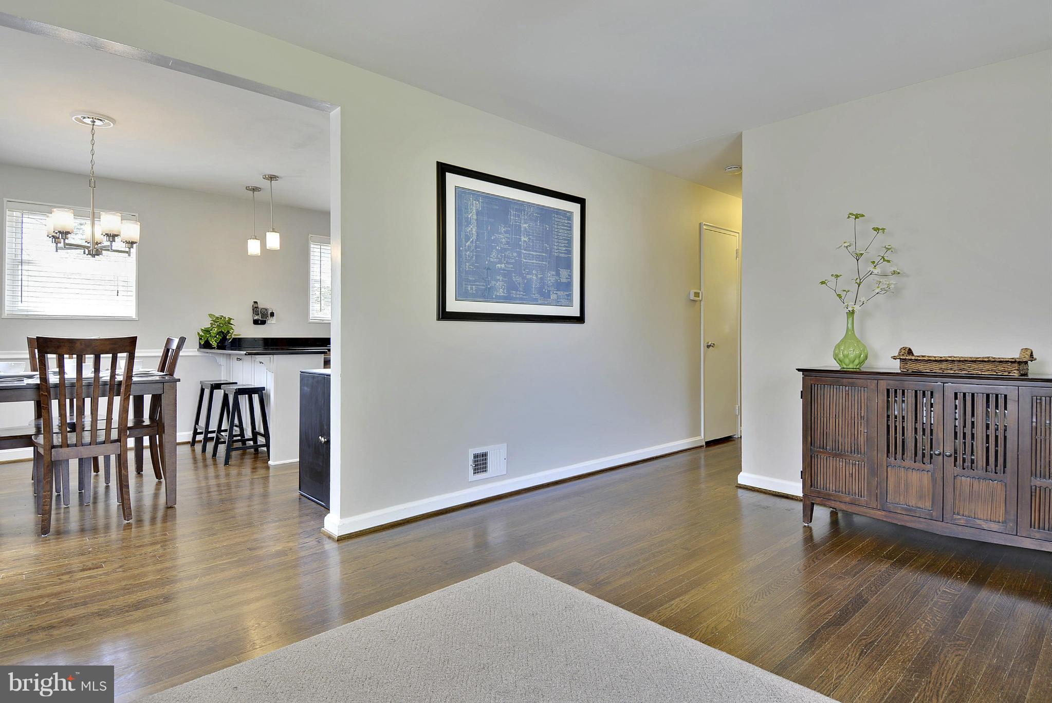 4710 Topping Road Rockville, MD 20852 - Photo 5 of 30 Living Room