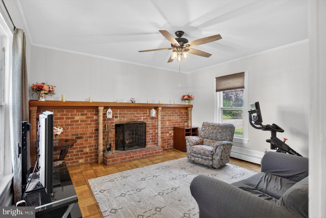 420 West Spring Street Woodstock, VA 22664 - Photo 7 of 67