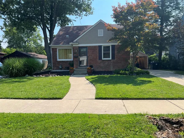 $215,900 | 17200 Norborne, Redford, MI 48240