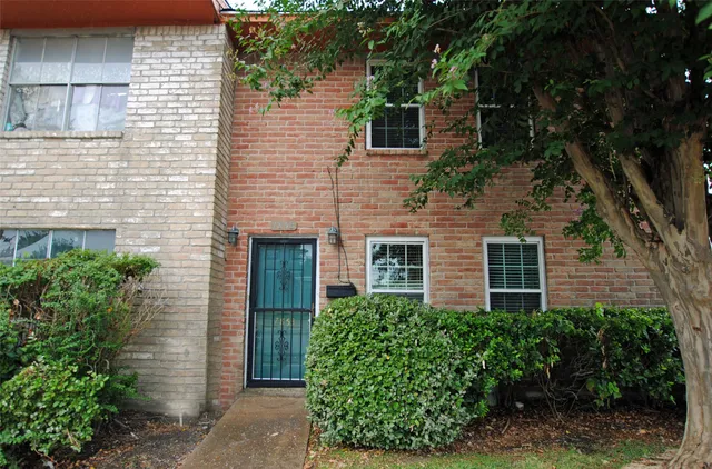 $1,400 | 7853 Fuqua Street, Unit 7853, Houston, TX 77075