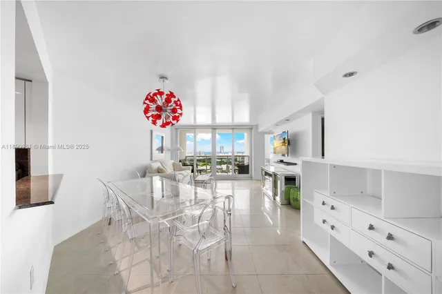$849,000 | 1900 Sunset Harbour Drive, Unit 2315, Miami Beach, FL 33139
