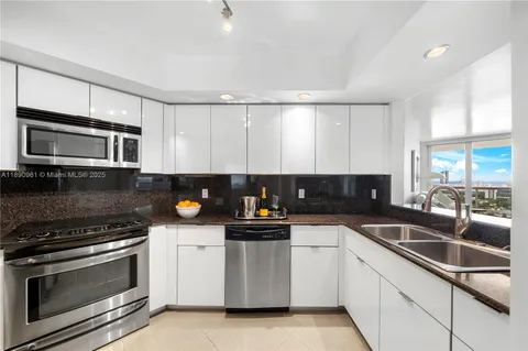 $849,000 | 1900 Sunset Harbour Drive, Unit 2315, Miami Beach, FL 33139