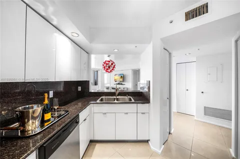 $849,000 | 1900 Sunset Harbour Drive, Unit 2315, Miami Beach, FL 33139